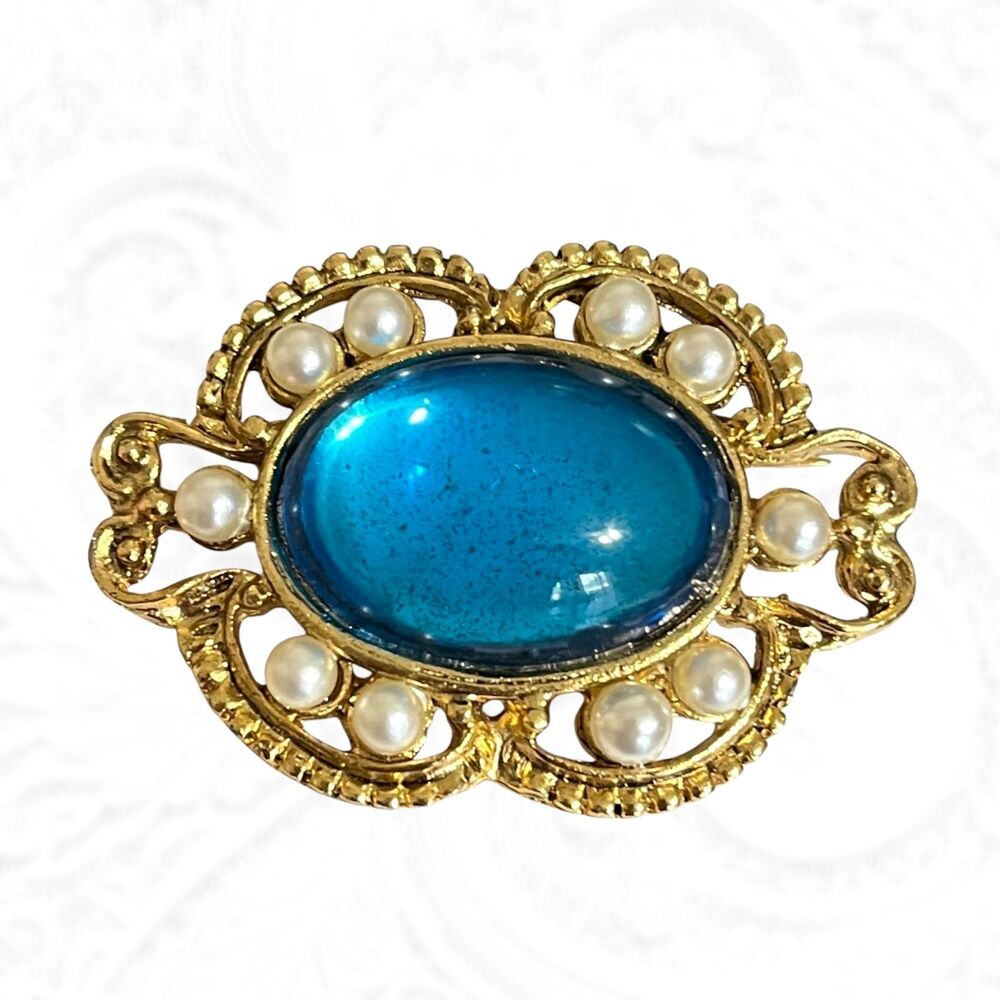 Vintage Brooch Pin Gold Tone Blue Oval Cabochon Imitation Pearl Accent Jewelry